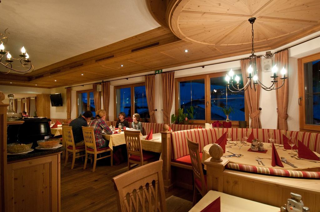 Gasthof Alpenblick Tobadill Dış mekan fotoğraf